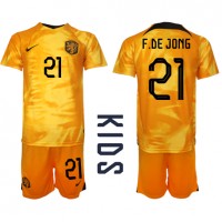 Alankomaat Frenkie de Jong #21 Koti Peliasu Lasten MM-kisat 2022 Lyhythihainen (+ Lyhyet housut)